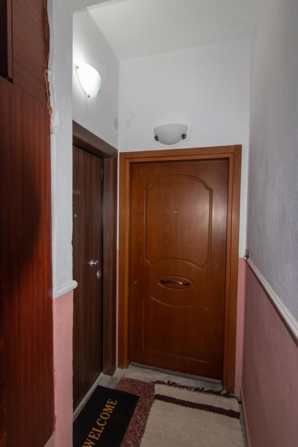 Stefania Apartment *